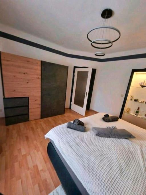 Ferienwohnung *Zur Weinbergstrasse* Lauta Exteriör bild